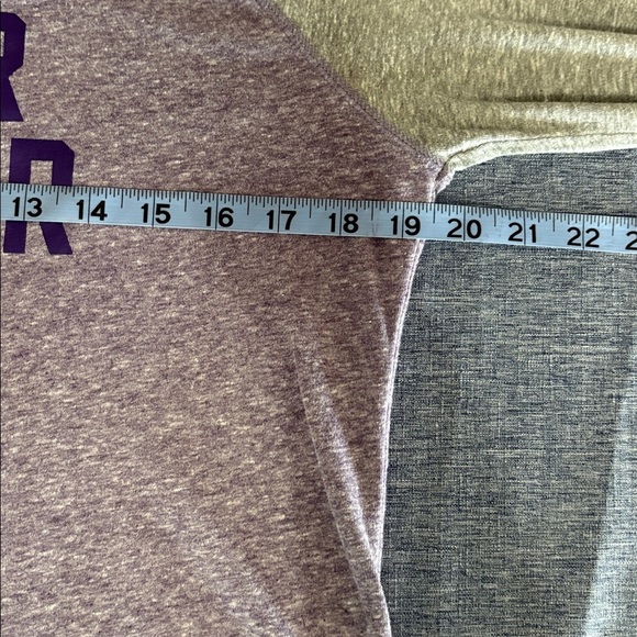 Women’s Under Armour Size Large Semi-Fitted Purple/Gray Heat Gear Shirt - Picture 4 of 6